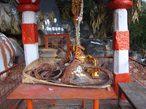 Information Kurumurthy temple is located on a hillock near ammapuram village. The presiding deity is Lord Venkateswara